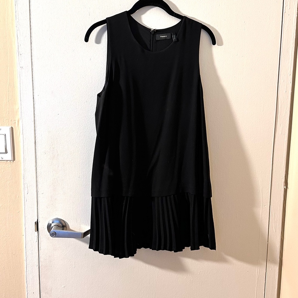 Theory Black Shell With Pleated Bottom - image 3